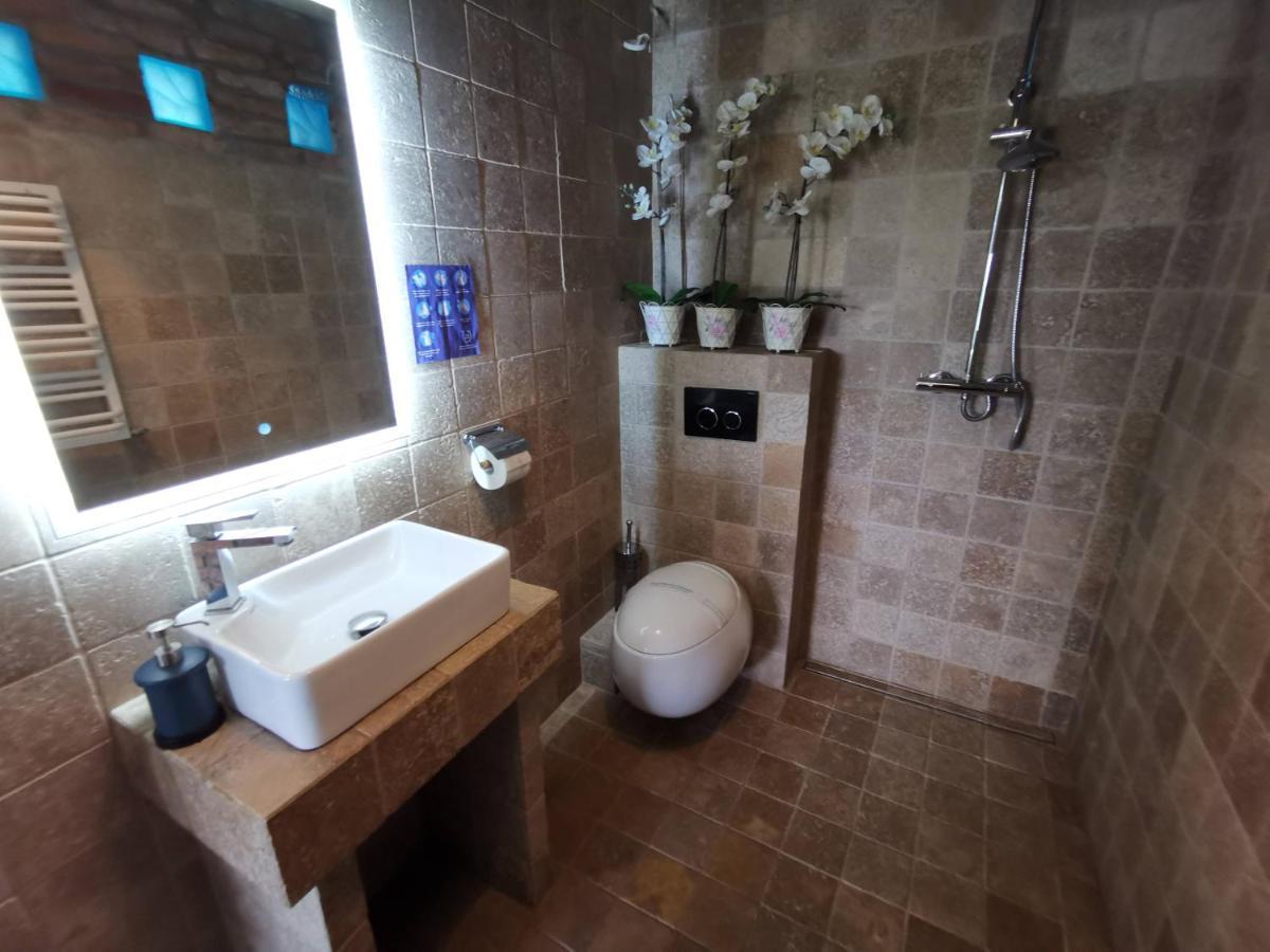 House Of Freedom With Sea View Sauna And Jacuzzi Oslonino Bagian luar foto