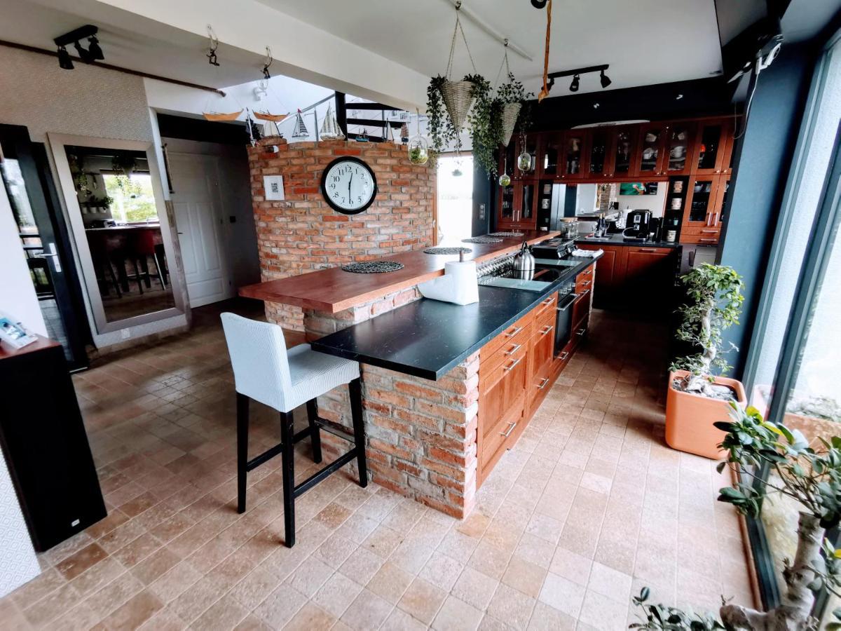 House Of Freedom With Sea View Sauna And Jacuzzi Oslonino Bagian luar foto
